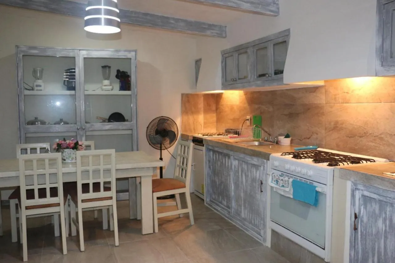 Charming 5-Bed Villa In Cancun